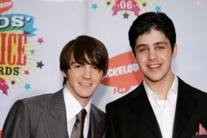 WESTWOOD, CA - APRIL 01: Actors Drake Bell (L) and Josh Peck arrive at the 19th Annual Kid's Choice Awards held at UCLA's Pauley Pavilion on April 1, 2006 in Westwood, California.